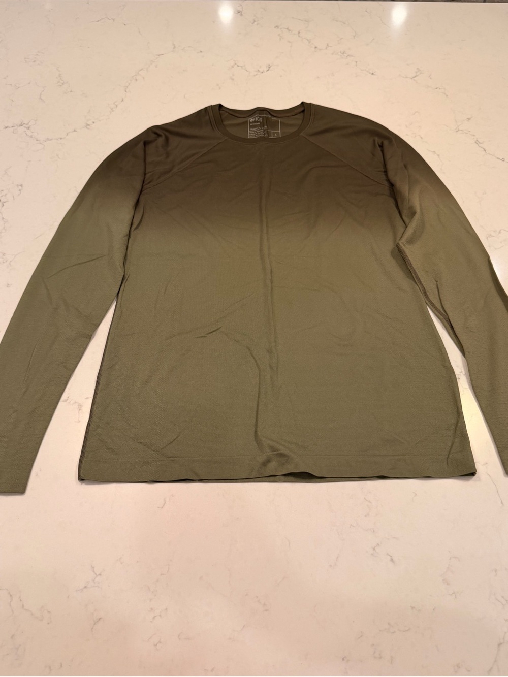 FIGS Spruce Ombré Seamless Long Sleeve Salta - Picture 3 of 6